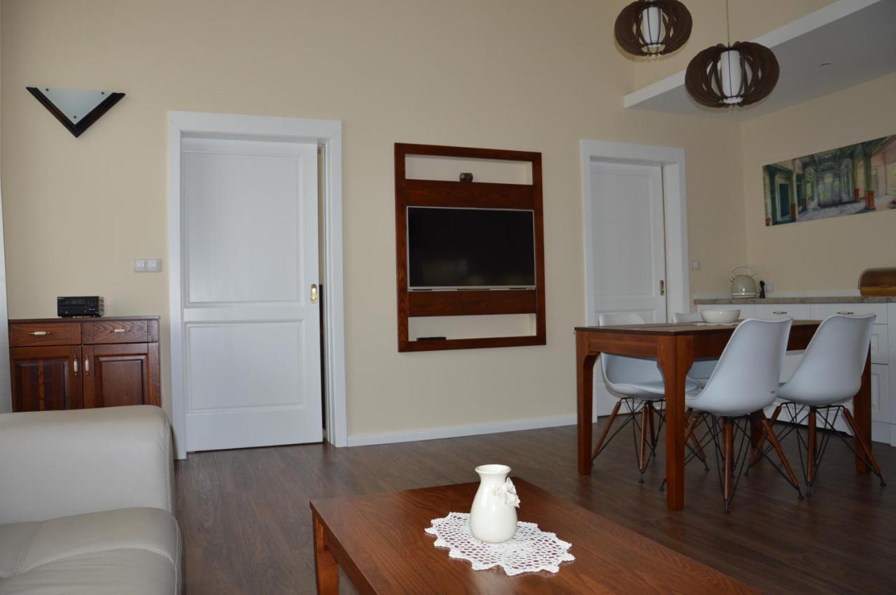 M2-Apartment Szombathely Exterior foto